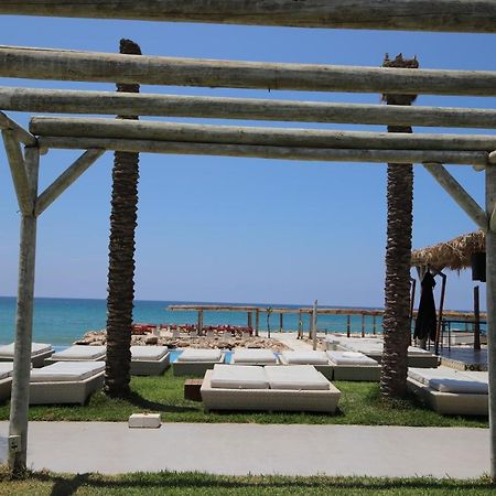 Lost At Sea Otel Damour Dış mekan fotoğraf